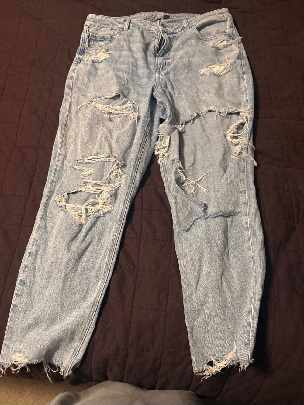 American Eagle Outfitters Light Wash Ripped Boyfriend Jeans